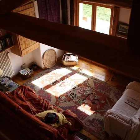 Ferienwohnung Mit Mansarde Und Sudbalkon In Herrlicher Panoramalage Vor Dem Monte Emilius Nus