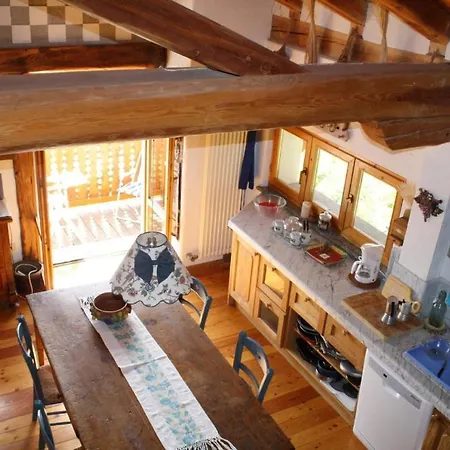 Ferienwohnung Mit Mansarde Und Sudbalkon In Herrlicher Panoramalage Vor Dem Monte Emilius * Nus