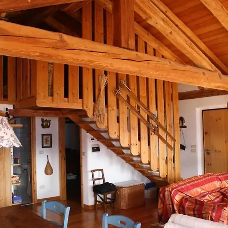Ferienwohnung Mit Mansarde Und Sudbalkon In Herrlicher Panoramalage Vor Dem Monte Emilius Nus