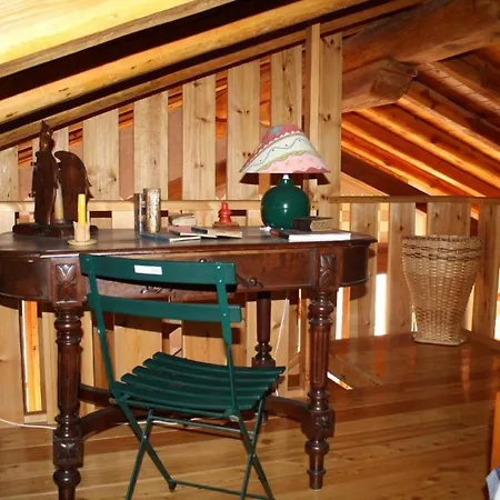 Ferienwohnung Mit Mansarde Und Sudbalkon In Herrlicher Panoramalage Vor Dem Monte Emilius Apartament Nus