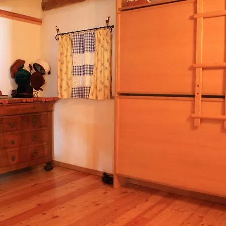 Ferienwohnung Mit Mansarde Und Sudbalkon In Herrlicher Panoramalage Vor Dem Monte Emilius Nus