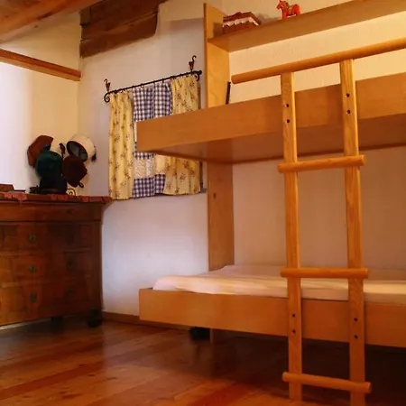 Ferienwohnung Mit Mansarde Und Sudbalkon In Herrlicher Panoramalage Vor Dem Monte Emilius