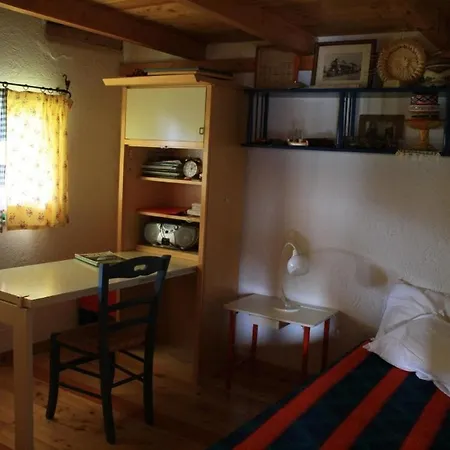 Ferienwohnung Mit Mansarde Und Sudbalkon In Herrlicher Panoramalage Vor Dem Monte Emilius Апартаменты *